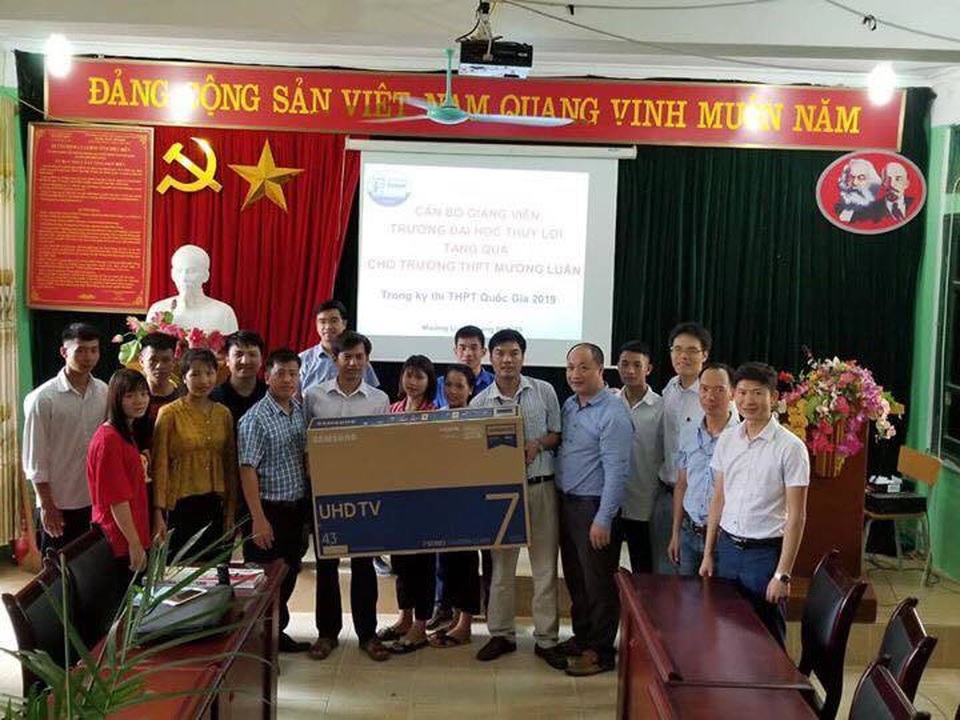 Cán bộ coi thi ĐH Thủy Lợi trích tiền công tác phí ủng hộ điểm thi - 6 Cán bộ coi thi ĐH Thủy Lợi trích tiền công tác phí ủng hộ điểm thi - 6