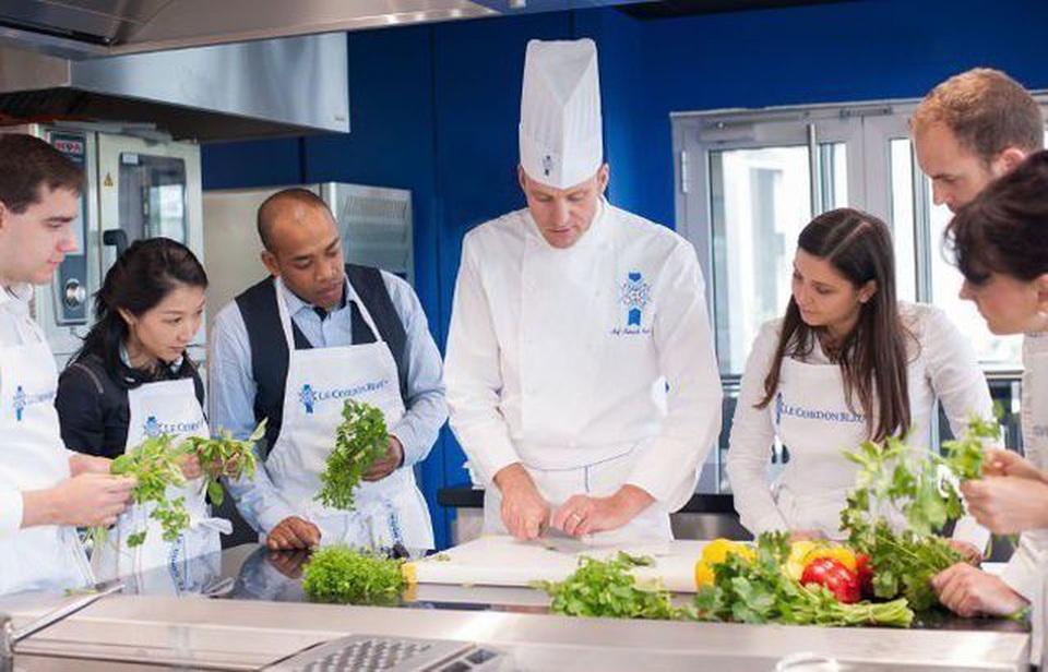 Du học ngành quản lý nhà hàng khách sạn - lựa chọn hàng đầu của du học sinh Việt Nam - 1 Du học ngành quản lý nhà hàng khách sạn - lựa chọn hàng đầu của du học sinh Việt Nam - 1