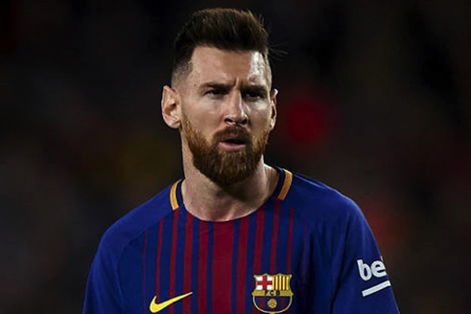 Lionel Messi điêu đứng khi bị giả mạo để… lừa tình - 1