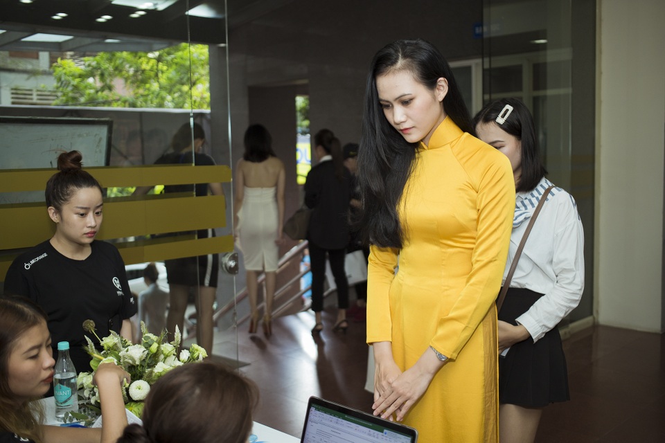 Nhan sắc “bất phân thắng bại” của 3 Hoa hậu đăng quang cách nhau hơn 10 năm - 9 Nhan sắc “bất phân thắng bại” của 3 Hoa hậu đăng quang cách nhau hơn 10 năm - 9