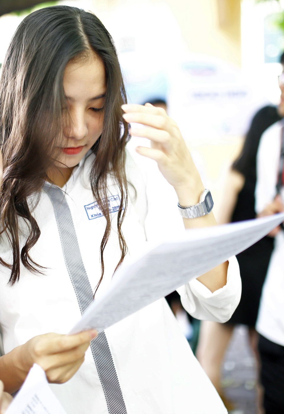Nữ sinh hút ánh nhìn vì nụ cười tỏa nắng tại kỳ thi THPT Quốc gia - 3 Nữ sinh hút ánh nhìn vì nụ cười tỏa nắng tại kỳ thi THPT Quốc gia - 3