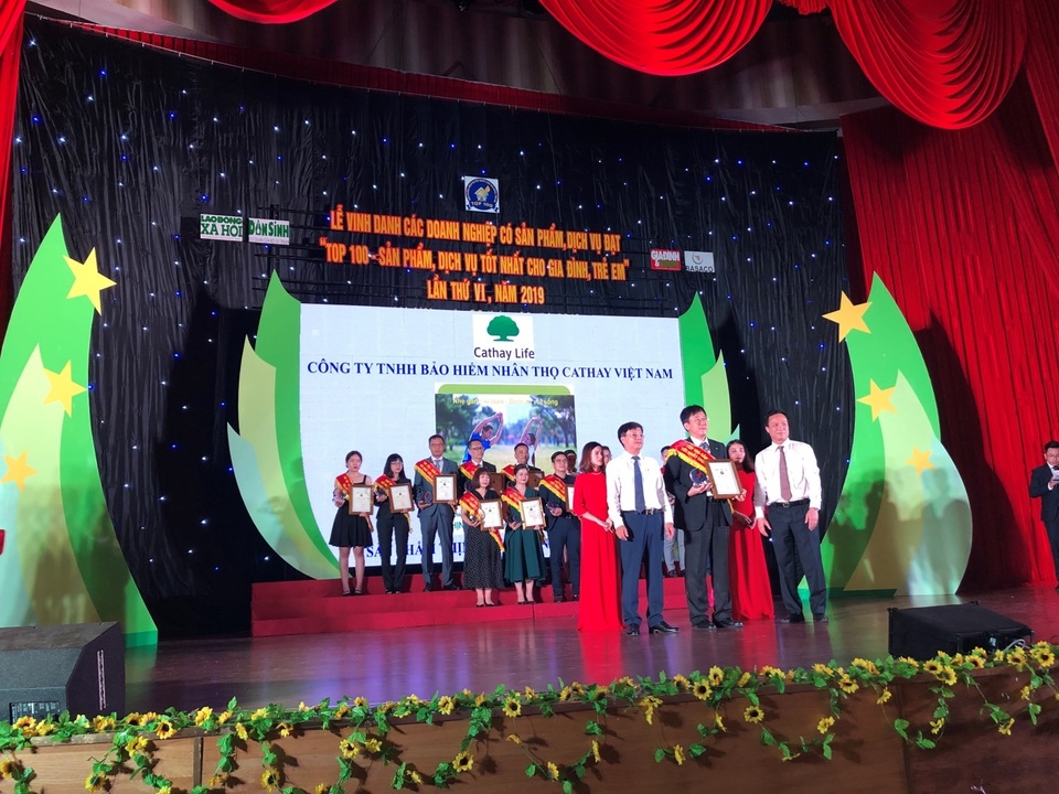 Sản phẩm “Thịnh Vượng An Tâm Toàn Diện” của Cathay Việt Nam vinh dự nhận giải Top 100 sản phẩm tốt nhất gia đình trẻ em 2019 - 1 Sản phẩm “Thịnh Vượng An Tâm Toàn Diện” của Cathay Việt Nam vinh dự nhận giải Top 100 sản phẩm tốt nhất gia đình trẻ em 2019 - 1