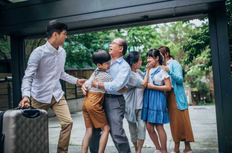 Về nhà đi nhé, nếu bạn còn có Nhà để về - 1 Về nhà đi nhé, nếu bạn còn có Nhà để về - 1