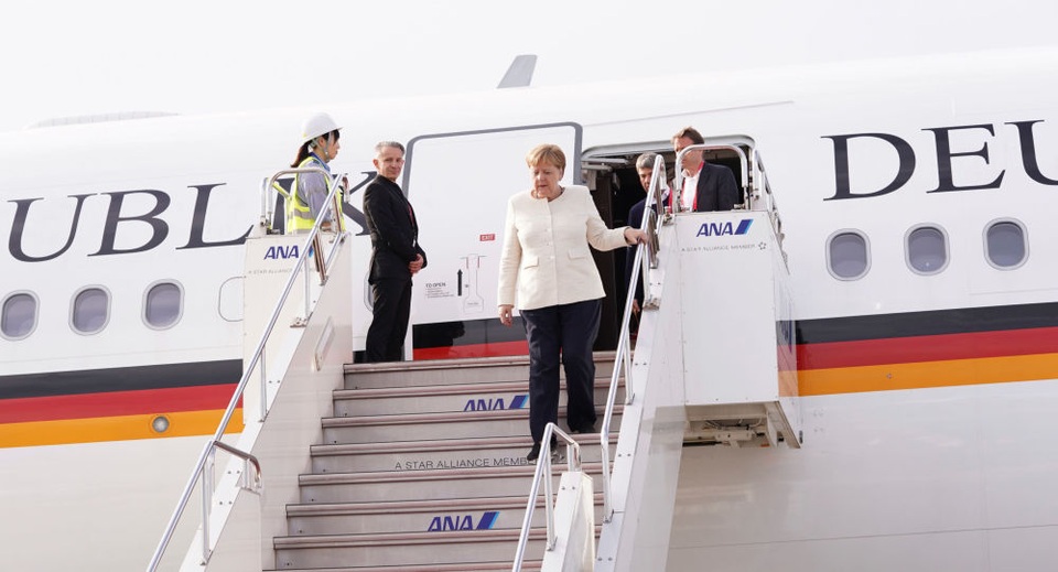 Đức lý giải nguyên nhân Thủ tướng Merkel run lẩy bẩy 2 lần liên tiếp - 1