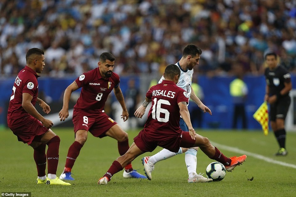 Thắng Venezuela, Argentina đối đầu Brazil ở bán kết Copa America 2019 - 10 Thắng Venezuela, Argentina đối đầu Brazil ở bán kết Copa America 2019 - 10