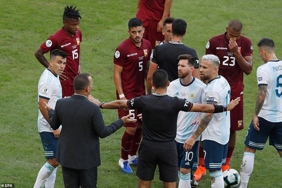 Thắng Venezuela, Argentina đối đầu Brazil ở bán kết Copa America 2019 - 9 Thắng Venezuela, Argentina đối đầu Brazil ở bán kết Copa America 2019 - 9