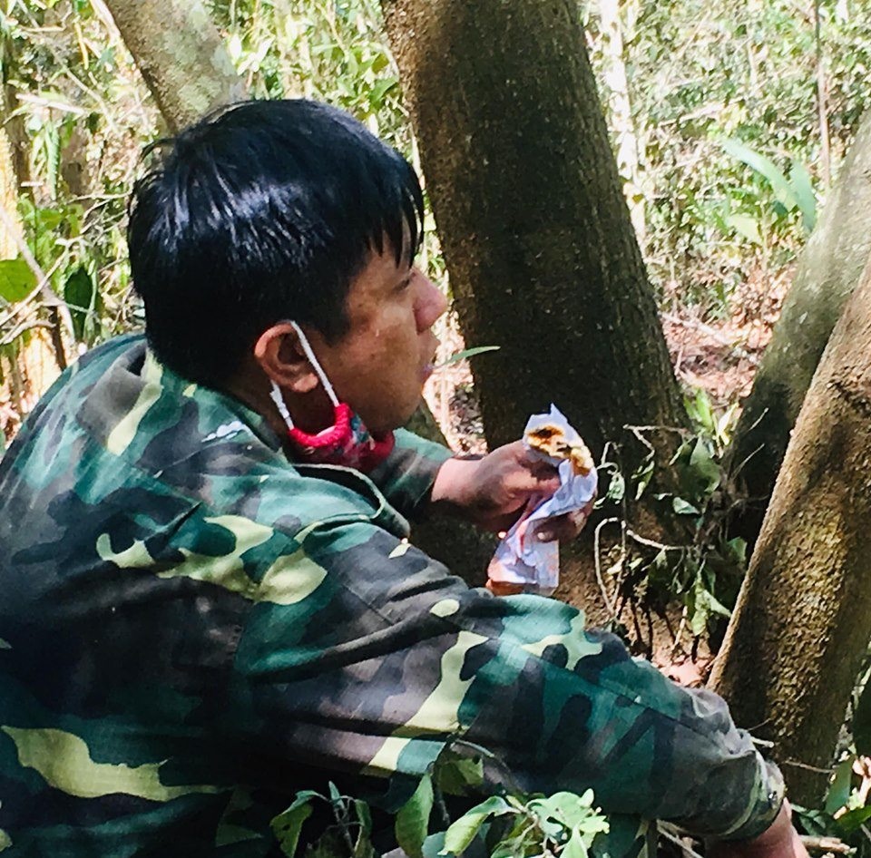 25 tiếng đồng hồ vật lộn giữa biển lửa - 6 25 tiếng đồng hồ vật lộn giữa biển lửa - 6