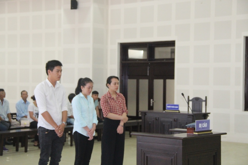 Lừa tình già làm cò chạy việc, chiếm đoạt cả tỷ đồng - 1 Lừa tình già làm cò chạy việc, chiếm đoạt cả tỷ đồng - 1