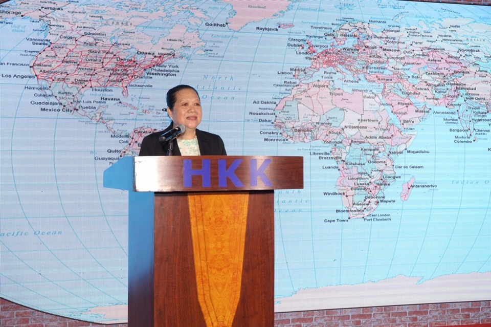 Kỉ niệm 30 năm thành lập, công ty HKK tặng bằng khen cho lãnh đạo chủ chốt - 3 Kỉ niệm 30 năm thành lập, công ty HKK tặng bằng khen cho lãnh đạo chủ chốt - 3
