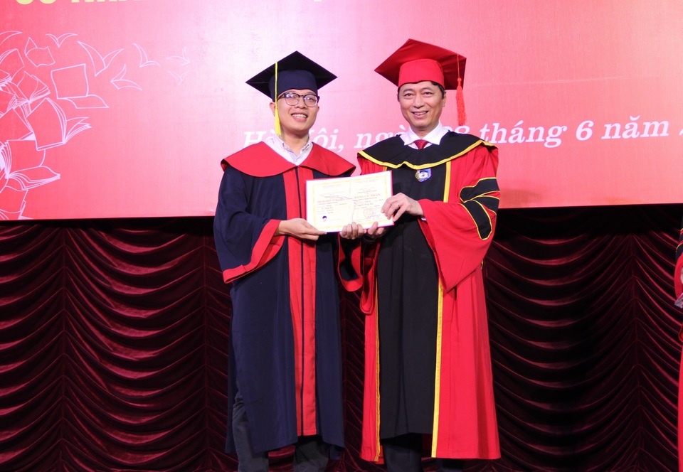Bài học vô giá giúp tân cử nhân đạt học bổng tiến sĩ của Mỹ trị giá 8,4 tỷ đồng - 3 Bài học vô giá giúp tân cử nhân đạt học bổng tiến sĩ của Mỹ trị giá 8,4 tỷ đồng - 3