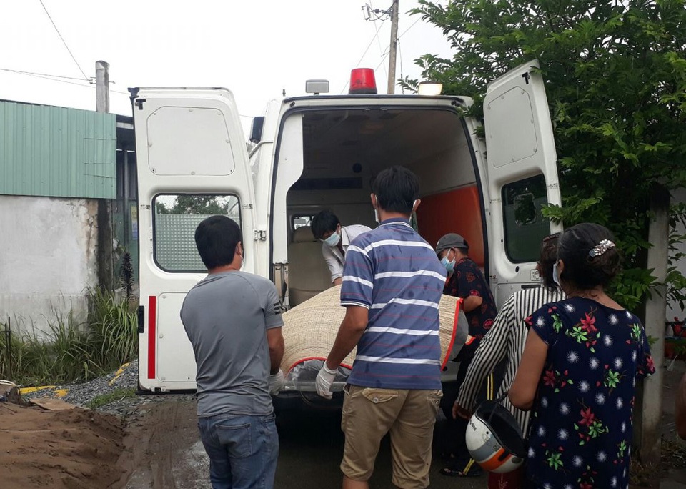 Thi thể người đàn ông chết đã lâu trong căn phòng trọ bị xới tung - 1 Thi thể người đàn ông chết đã lâu trong căn phòng trọ bị xới tung - 1
