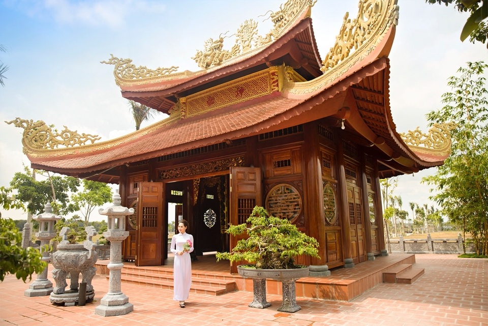 Hoa Viên Bình An tặng khách hàng xe ôtô và 100 cây vàng - 3 Hoa Viên Bình An tặng khách hàng xe ôtô và 100 cây vàng - 3