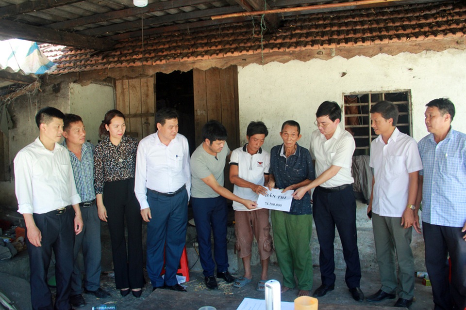 Bạn đọc Dân trí giúp đỡ người cựu binh Thành cổ Quảng Trị nuôi con ung thư 130 triệu đồng - 4