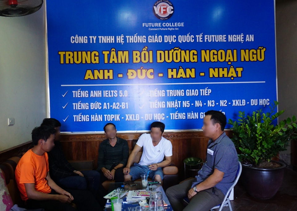 Hàng chục lao động tố bị lừa khi tham gia đào tạo đi XKLĐ: Nữ giám đốc nói gì? - 1 Hàng chục lao động tố bị lừa khi tham gia đào tạo đi XKLĐ: Nữ giám đốc nói gì? - 1