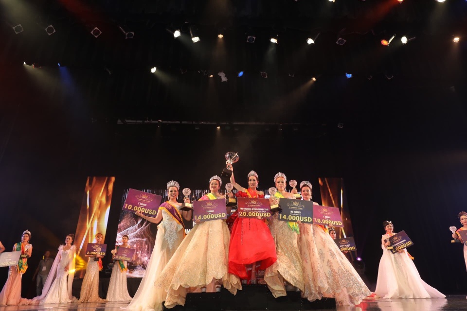 Hoa hậu Doanh nhân Quốc tế 2019 gọi tên thí sinh Vivian Trần - 2 Hoa hậu Doanh nhân Quốc tế 2019 gọi tên thí sinh Vivian Trần - 2