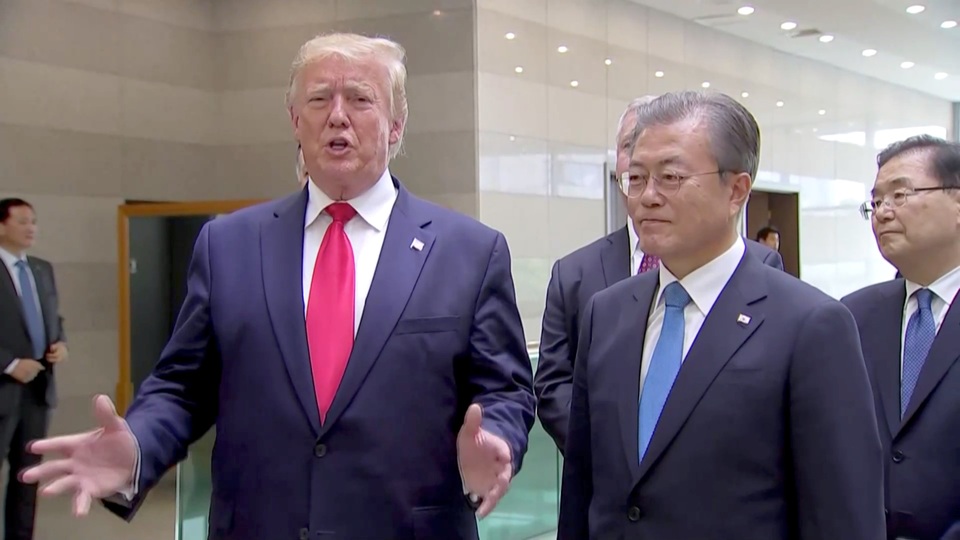 Mỹ - Triều tái khởi động đàm phán hạt nhân sau cuộc gặp lịch sử Trump - Kim - 3 Mỹ - Triều tái khởi động đàm phán hạt nhân sau cuộc gặp lịch sử Trump - Kim - 3