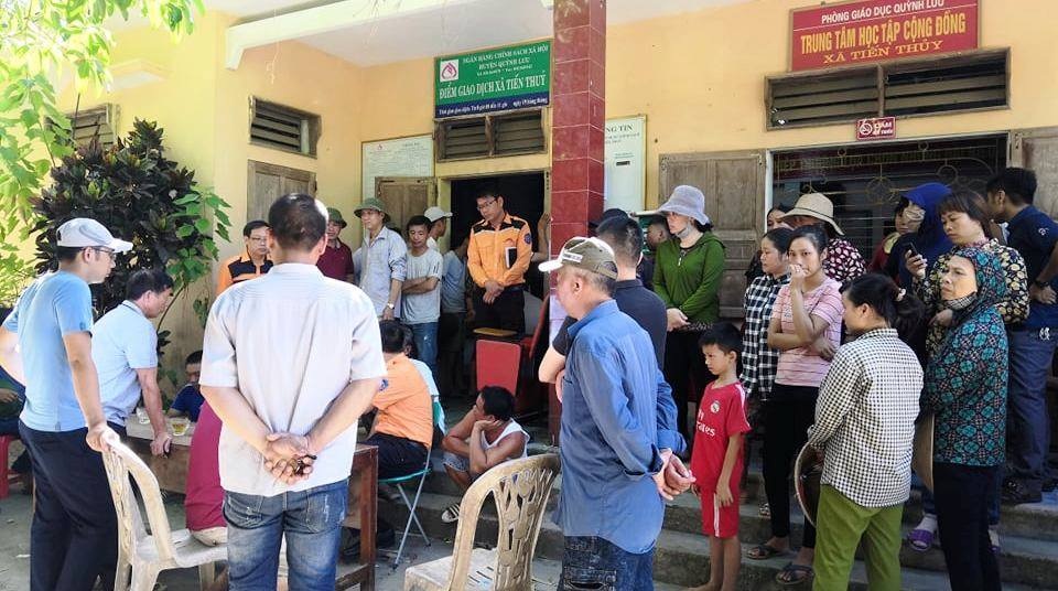 Vụ 9 ngư dân mất tích: Giây phút người cha cùng tử nạn khi lao xuống biển cứu con - 1 Vụ 9 ngư dân mất tích: Giây phút người cha cùng tử nạn khi lao xuống biển cứu con - 1