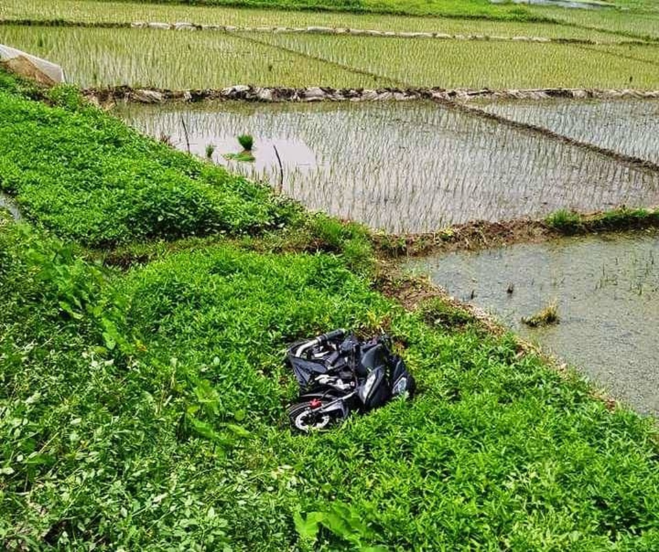 Hà Nam: 2 thanh niên chết thảm khi cố vượt đường sắt - 3 Hà Nam: 2 thanh niên chết thảm khi cố vượt đường sắt - 3