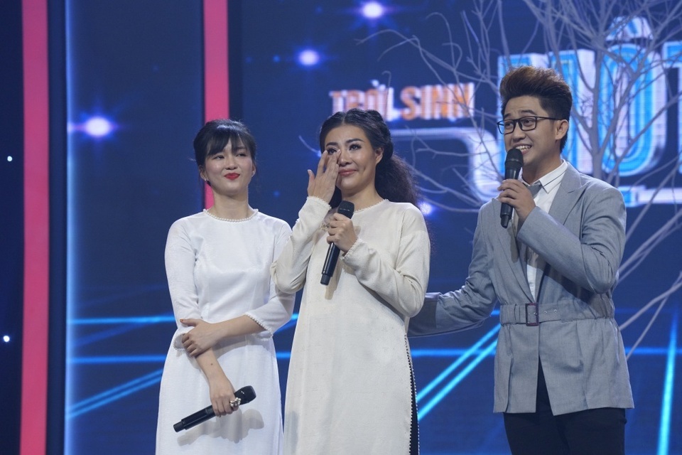 Đạo diễn Quang Dũng bị hạ gục bởi sự nóng bỏng của Đồng Ánh Quỳnh - 8 Đạo diễn Quang Dũng bị hạ gục bởi sự nóng bỏng của Đồng Ánh Quỳnh - 8