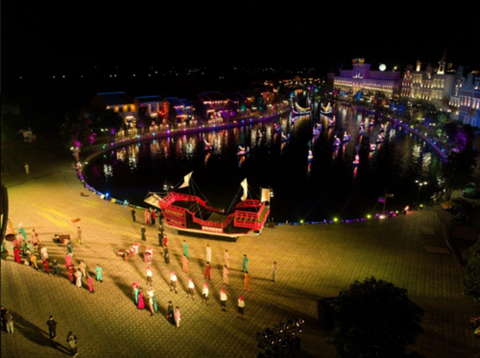 Kỳ ảo màn trình diễn “Thương cảng thần tiên” tại Vinpearl Land Nam Hội An - 2 Kỳ ảo màn trình diễn “Thương cảng thần tiên” tại Vinpearl Land Nam Hội An - 2