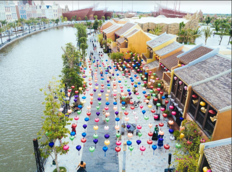 Kỳ ảo màn trình diễn “Thương cảng thần tiên” tại Vinpearl Land Nam Hội An - 5 Kỳ ảo màn trình diễn “Thương cảng thần tiên” tại Vinpearl Land Nam Hội An - 5