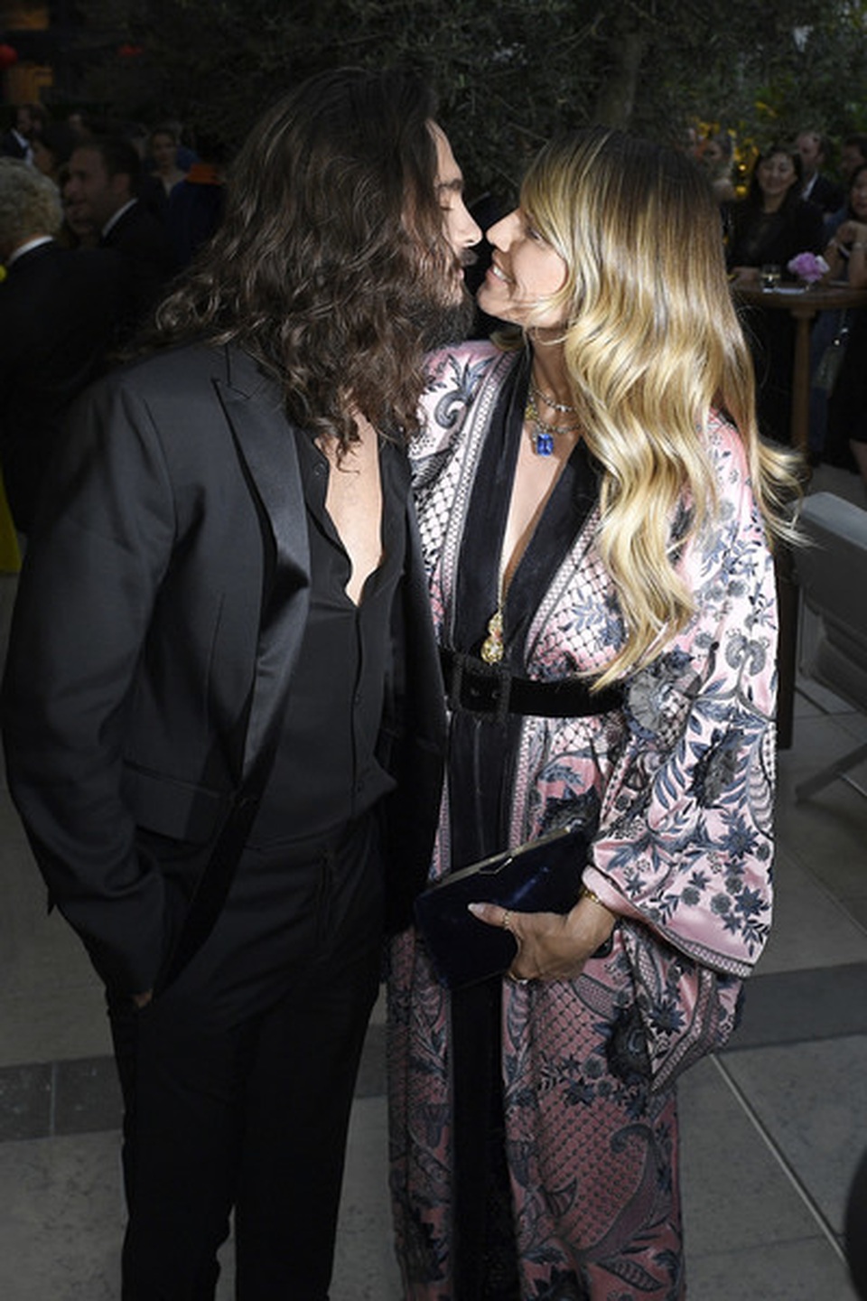 Heidi Klum khoe ngực nảy nở bên bạn trai kém 16 tuổi - 5 Heidi Klum khoe ngực nảy nở bên bạn trai kém 16 tuổi - 5