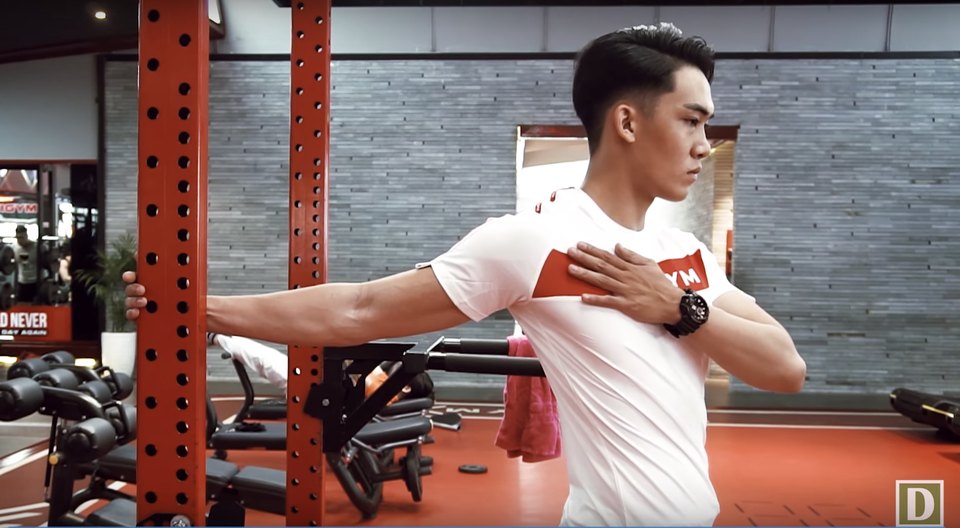 Giảm ngay đau mỏi vai gáy chỉ với 3 động tác đơn giản - 2 Giảm ngay đau mỏi vai gáy chỉ với 3 động tác đơn giản - 2