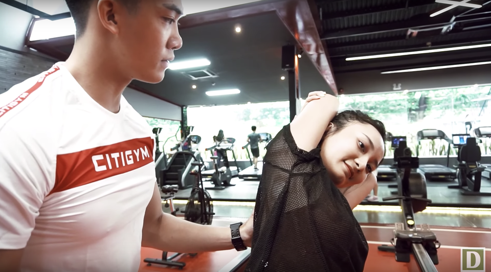 Giảm ngay đau mỏi vai gáy chỉ với 3 động tác đơn giản - 3 Giảm ngay đau mỏi vai gáy chỉ với 3 động tác đơn giản - 3