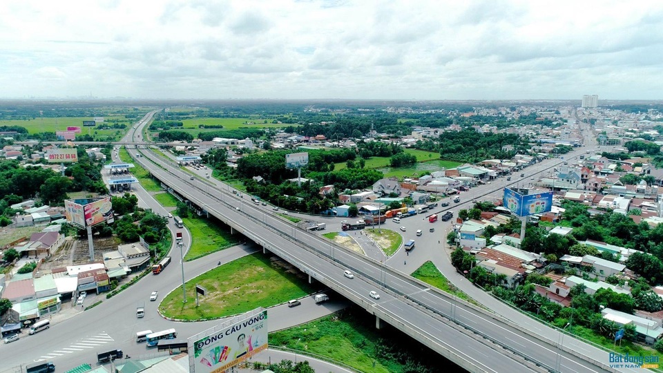 Địa ốc Long Thành nhộn nhịp trước “giờ G” - 3 Địa ốc Long Thành nhộn nhịp trước “giờ G” - 3