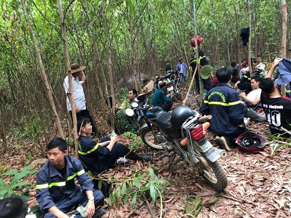 Cháy rừng suốt 1 ngày đêm tại Quảng Ngãi - 3 Cháy rừng suốt 1 ngày đêm tại Quảng Ngãi - 3