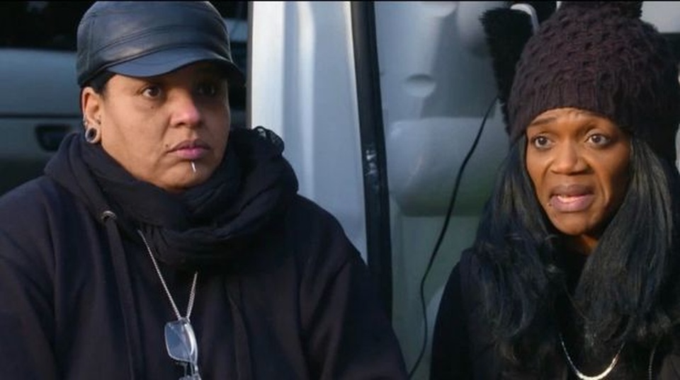 Hình ảnh gây sốc trong căn nhà 5 năm không đổ rác được lột xác - 1 Hình ảnh gây sốc trong căn nhà 5 năm không đổ rác được lột xác - 1