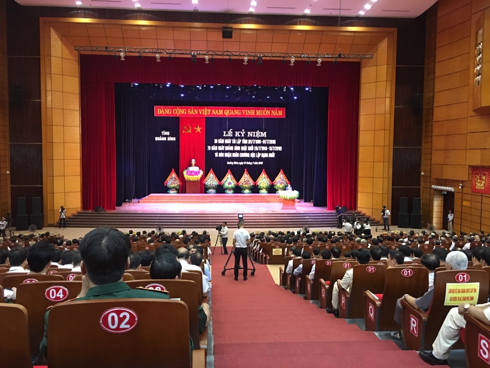 Quảng Bình đón nhận Huân chương Độc lập hạng Nhất dịp kỷ niệm 30 năm tái lập tỉnh - 1 Quảng Bình đón nhận Huân chương Độc lập hạng Nhất dịp kỷ niệm 30 năm tái lập tỉnh - 1