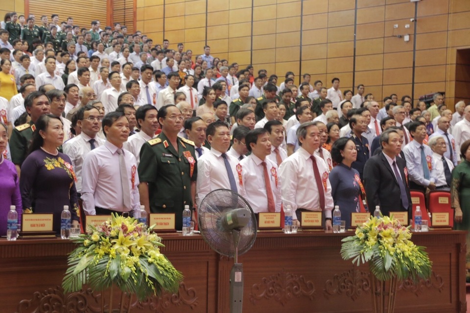 Quảng Bình đón nhận Huân chương Độc lập hạng Nhất dịp kỷ niệm 30 năm tái lập tỉnh - 2 Quảng Bình đón nhận Huân chương Độc lập hạng Nhất dịp kỷ niệm 30 năm tái lập tỉnh - 2