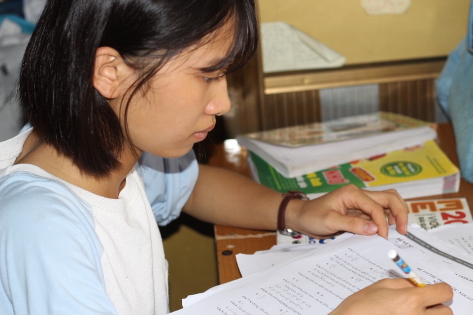 Thêm thí sinh được đề xuất đặc cách tốt nghiệp THPT do bố mất đúng kỳ thi - 1 Thêm thí sinh được đề xuất đặc cách tốt nghiệp THPT do bố mất đúng kỳ thi - 1