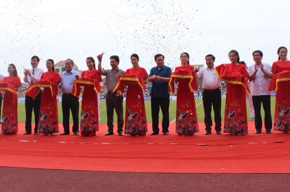 Hà Tĩnh khánh thành sân vận động hơn 51 tỷ đồng - 4 Hà Tĩnh khánh thành sân vận động hơn 51 tỷ đồng - 4
