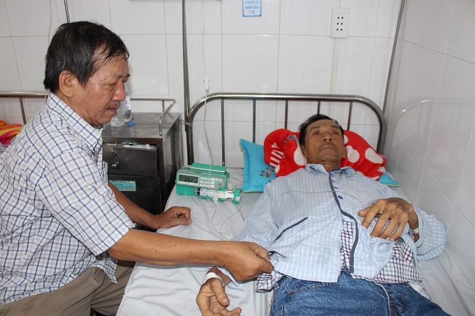 Người đàn ông độc thân nằm chờ chết trên vũng máu - 5 Người đàn ông độc thân nằm chờ chết trên vũng máu - 5