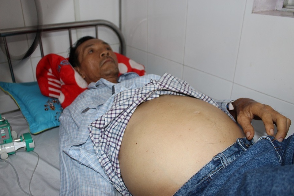 Người đàn ông độc thân nằm chờ chết trên vũng máu - 3 Người đàn ông độc thân nằm chờ chết trên vũng máu - 3