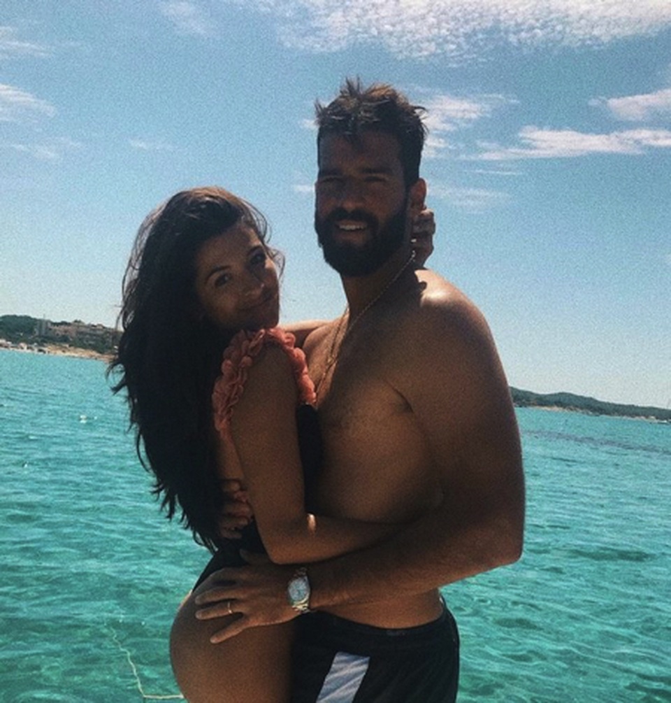 Những bóng hồng tuyệt sắc “tiếp lửa” cho Copa America 2019 - 10