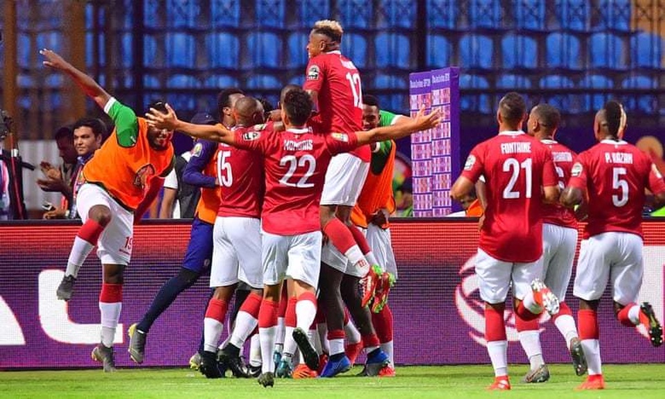 CAN 2019: Nigeria thua sốc trước Madagascar, Ai Cập thắng dễ Uganda - 2