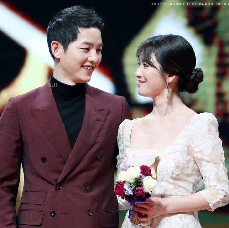 Ngẫm về ước mơ lấy “chồng soái ca” sau chuyện tình Song Joong Ki - Song Hye Kyo tan vỡ - 1 Ngẫm về ước mơ lấy “chồng soái ca” sau chuyện tình Song Joong Ki - Song Hye Kyo tan vỡ - 1