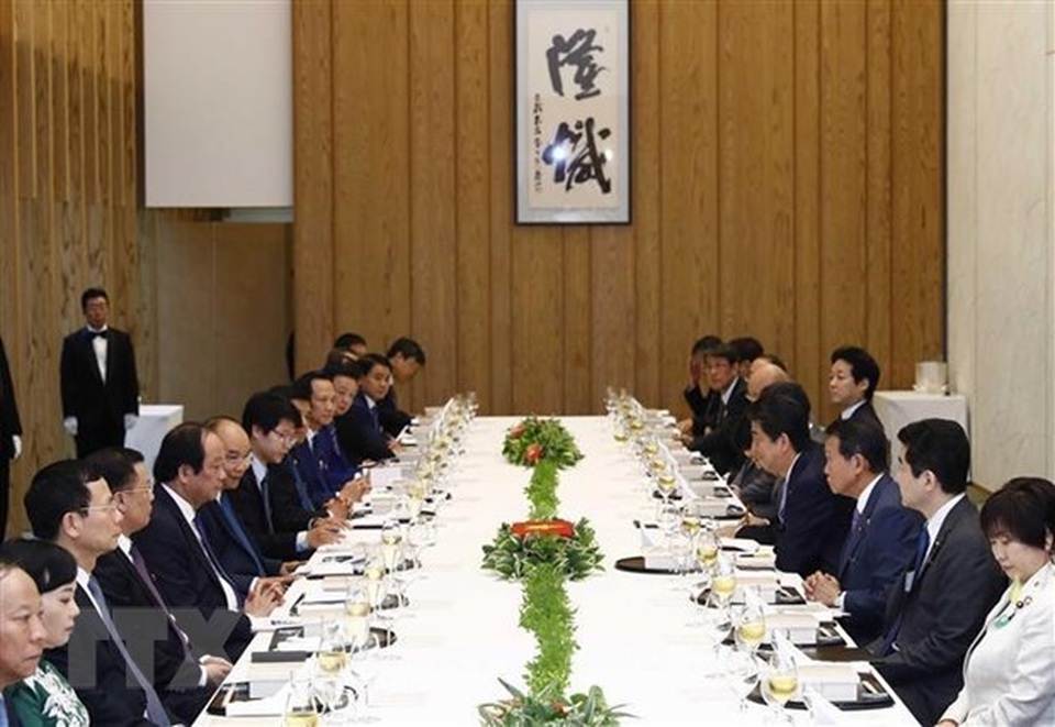 Thủ tướng Nguyễn Xuân Phúc hội đàm với Thủ tướng Nhật Bản Shinzo Abe - 2 Thủ tướng Nguyễn Xuân Phúc hội đàm với Thủ tướng Nhật Bản Shinzo Abe - 2