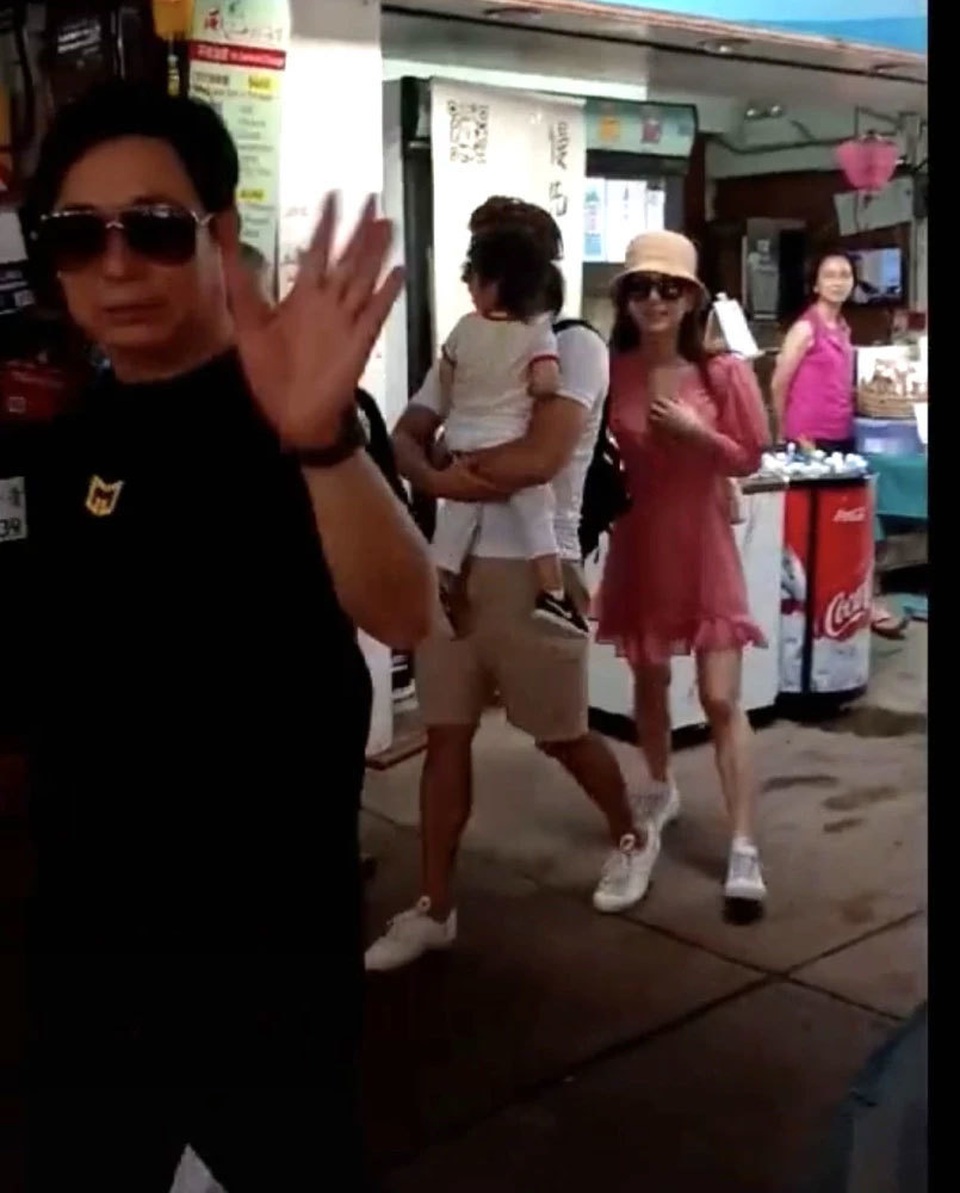 Quách Phú Thành đưa vợ trẻ đi chơi sau khi sinh con gái thứ hai - 10