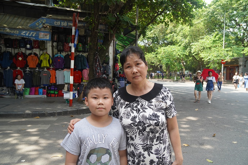 Kỷ niệm tuổi thơ con là những ngày hè rực nắng Hồ Gươm - 5 Kỷ niệm tuổi thơ con là những ngày hè rực nắng Hồ Gươm - 5