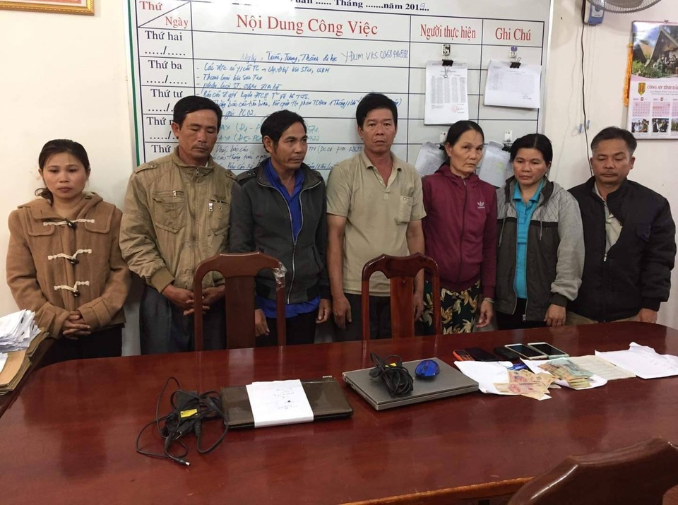 Bắt giữ nhóm chuyên tổ chức đánh bạc ghi đề - 1 Bắt giữ nhóm chuyên tổ chức đánh bạc ghi đề - 1
