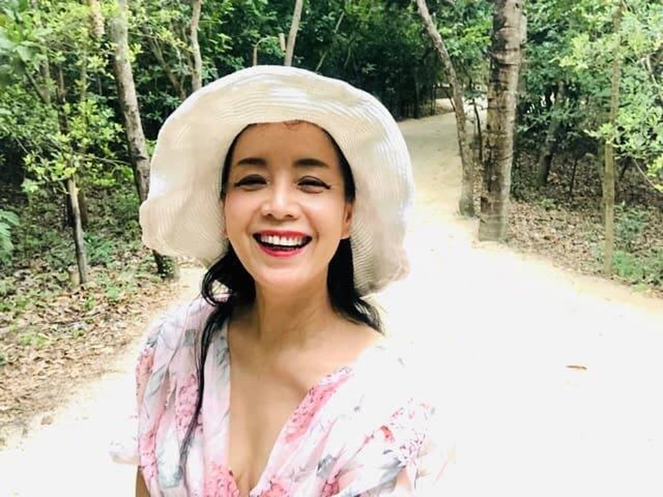 Nghệ sĩ Chiều Xuân diện áo tắm khoe thân hình thon gọn ở tuổi 52 - 8 Nghệ sĩ Chiều Xuân diện áo tắm khoe thân hình thon gọn ở tuổi 52 - 8
