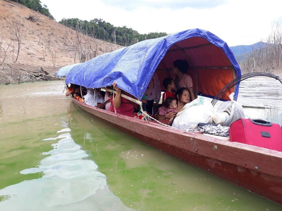 Hồ thủy điện lớn bậc nhất Bắc Miền Trung cạn trơ đáy, hoang tàn như vùng đất chết - 8 Hồ thủy điện lớn bậc nhất Bắc Miền Trung cạn trơ đáy, hoang tàn như vùng đất chết - 8