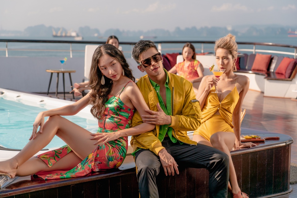 Trọng Hiếu khoe sáu múi bên dàn mẫu nóng bỏng - 6 Trọng Hiếu khoe sáu múi bên dàn mẫu nóng bỏng - 6