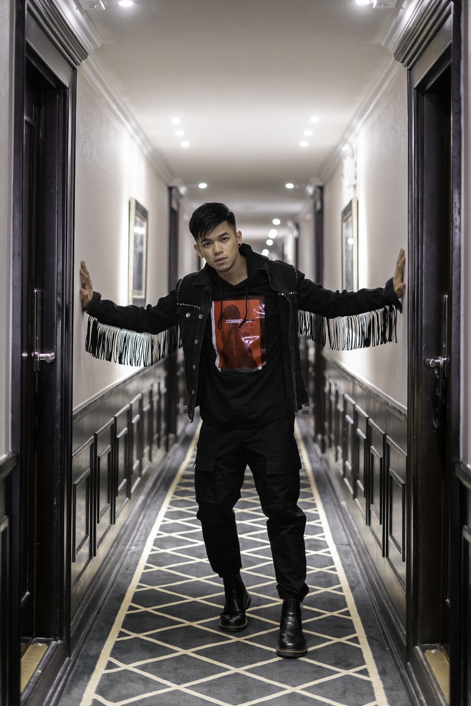 Trọng Hiếu khoe sáu múi bên dàn mẫu nóng bỏng - 1 Trọng Hiếu khoe sáu múi bên dàn mẫu nóng bỏng - 1