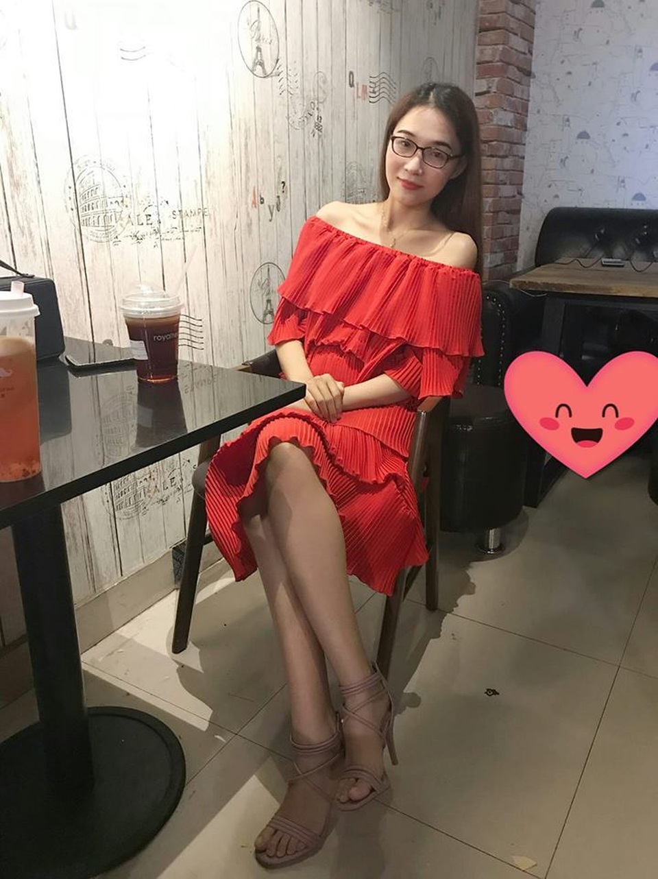 Hoàng Thuỳ tiết lộ số đo 3 vòng của em gái đẹp hơn mình - 13 Hoàng Thuỳ tiết lộ số đo 3 vòng của em gái đẹp hơn mình - 13