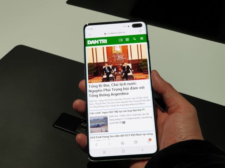 Điểm danh những smartphone cao cấp bán nửa đầu năm 2019 - 1 Điểm danh những smartphone cao cấp bán nửa đầu năm 2019 - 1